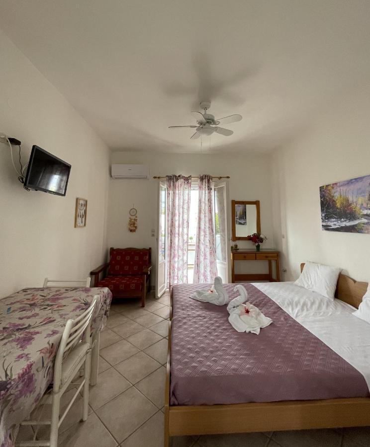 Villa Gelly'S Studios Aliki  Ngoại thất bức ảnh